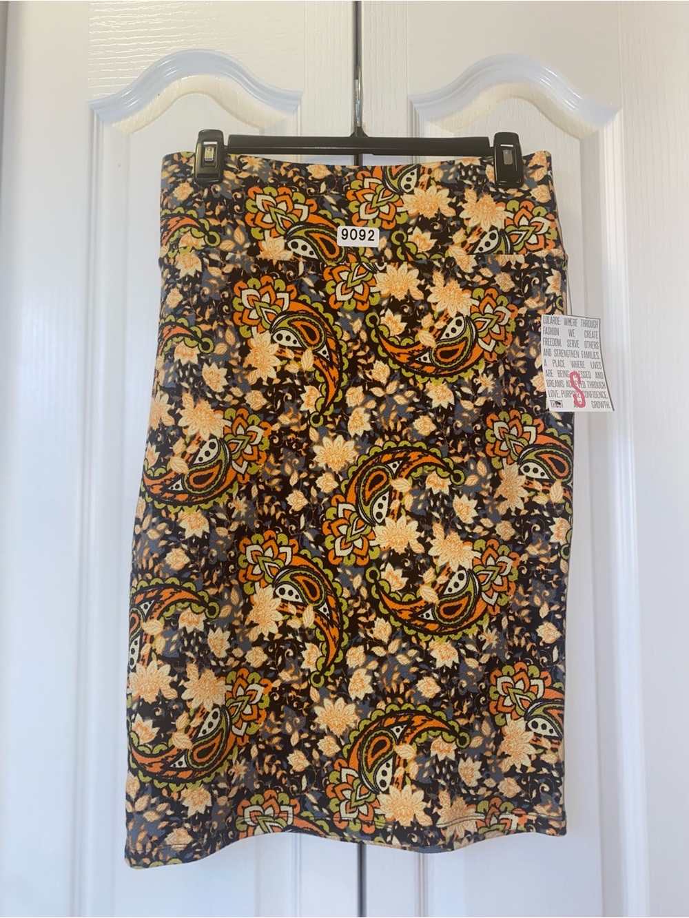 9092 - LuLaRoe Small Cassie Skirt NWT